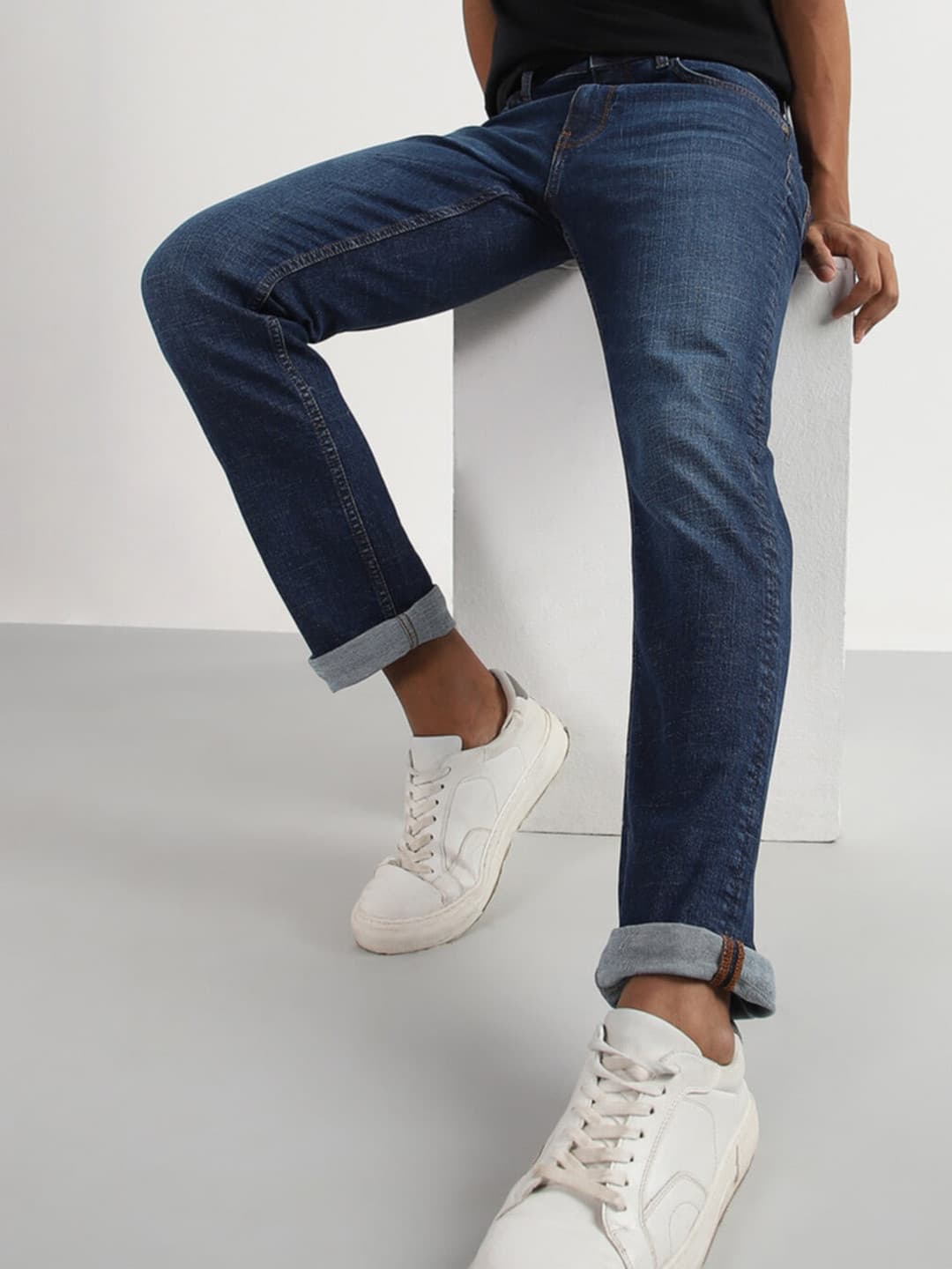 Lee Men Bruce Skinny Fit Light Fade Whiskers Cotton Jeans