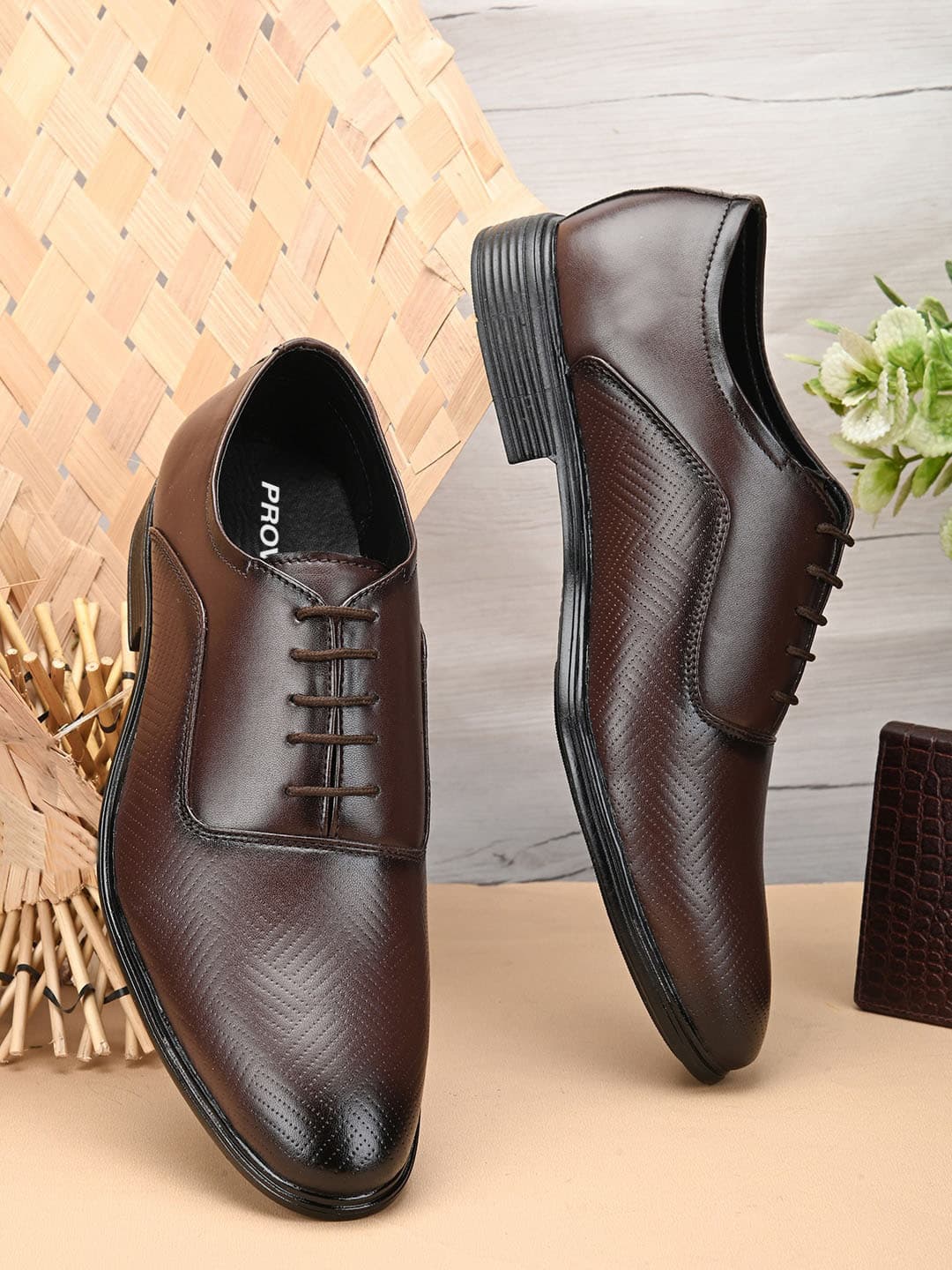 Provogue Men Textured Formal Oxfords