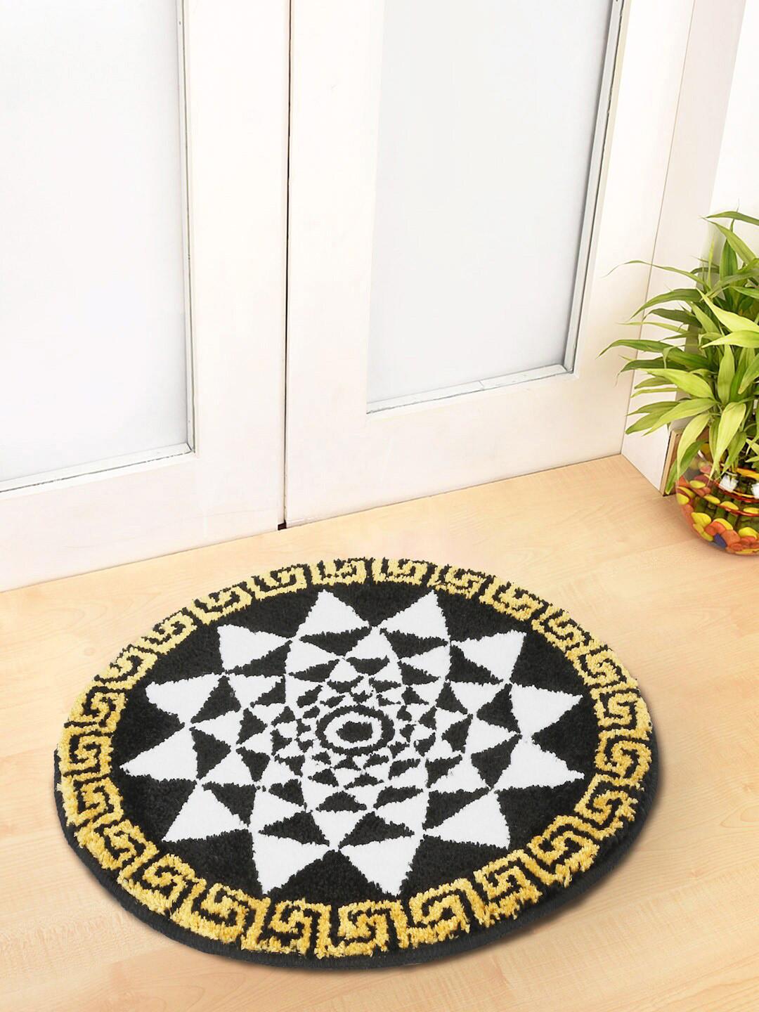 FABINALIV Black & White Geometric Anti-skid Doormat