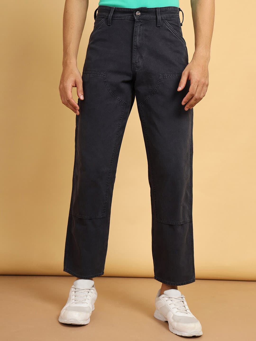Wrangler Men Relaxed Fit Low-Rise Clean Look Cotton Jeans
