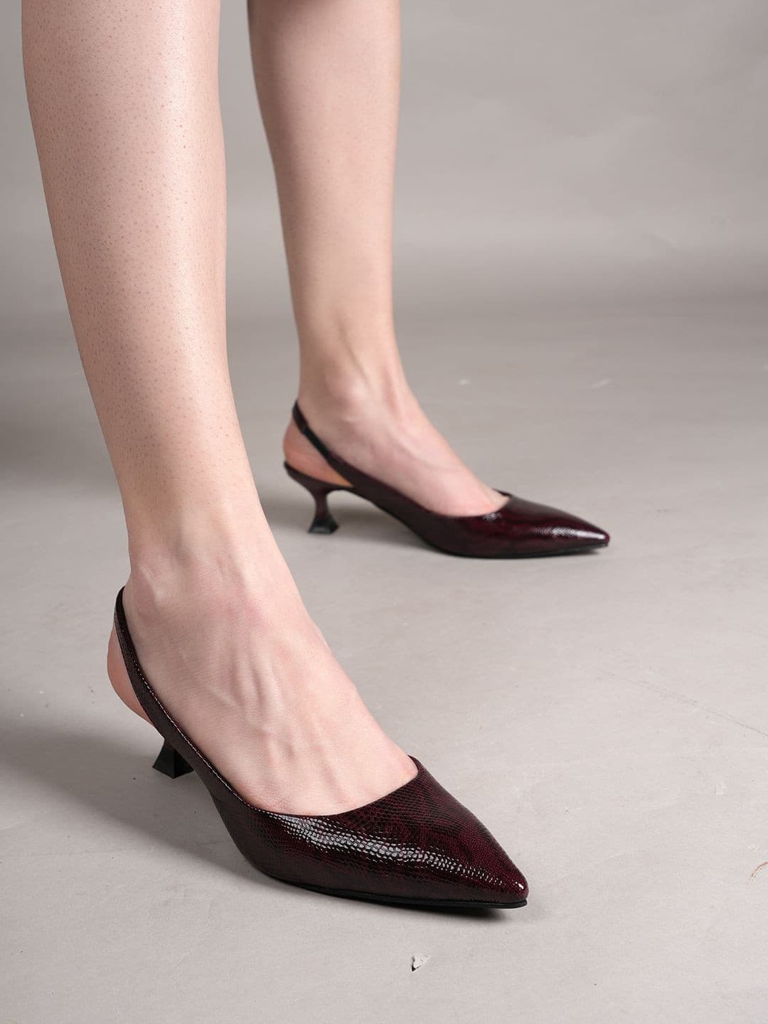 Lavie Women Textured Kitten Pumps