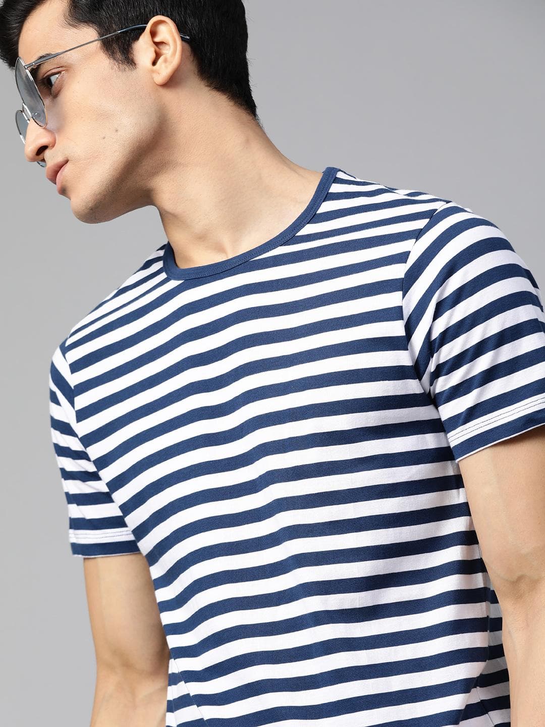Roadster Men Navy White Striped Round Neck Pure Cotton T-shirt
