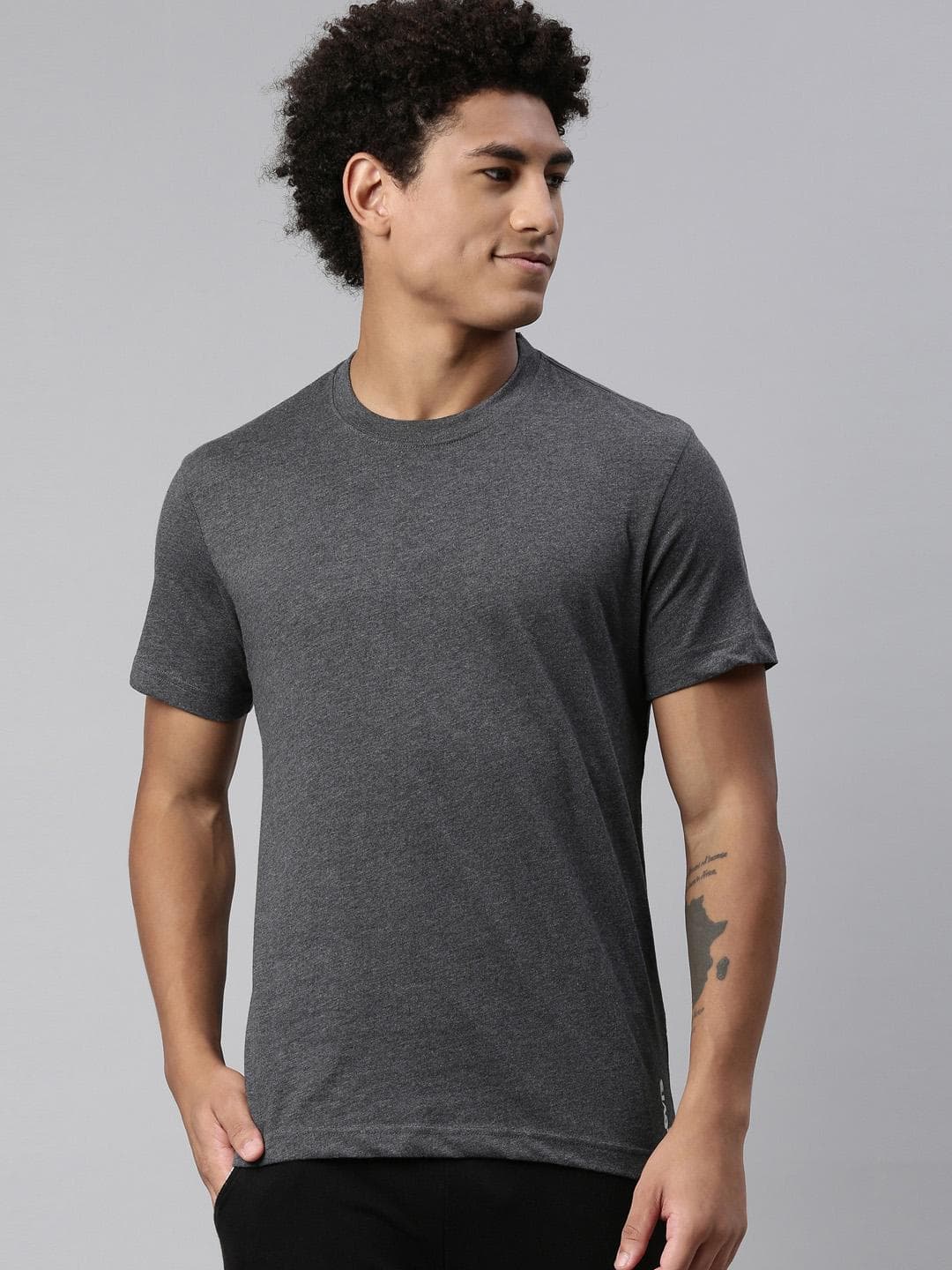 Buy Levis Men Soft Pure Cotton Round Neck Half Sleeve Tshirt - - Apparel for Men