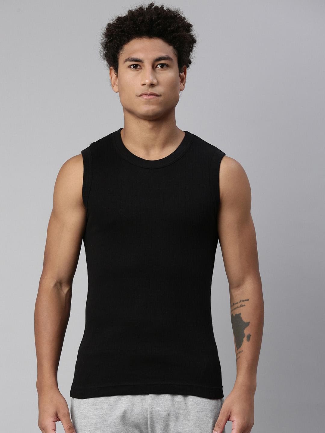 Buy Levis Men Solid Scoop Neck Sleeveless Pure Cotton Rib Easy Tuck Gym Vest - - Apparel for Men