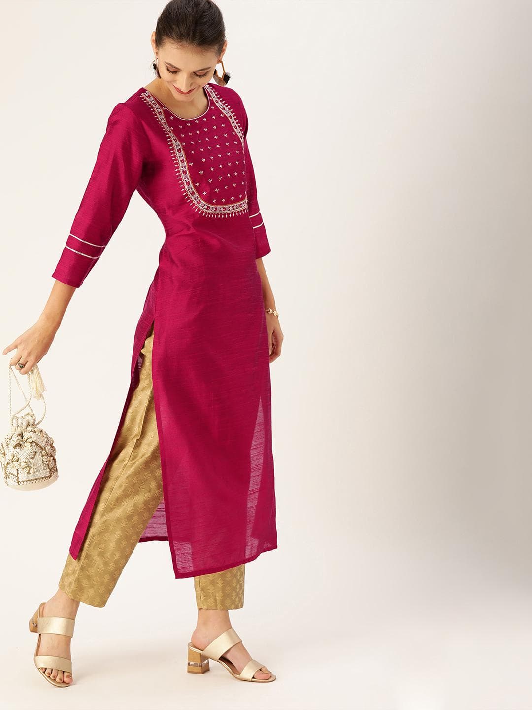 Varanga Women Round neck Embellished Straight Kurta