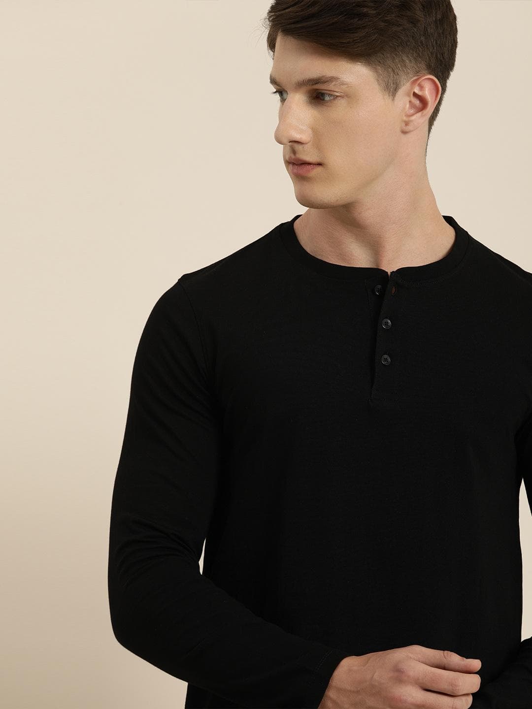 INVICTUS Men Black Cotton Solid Henley Neck Cotton T-shirt