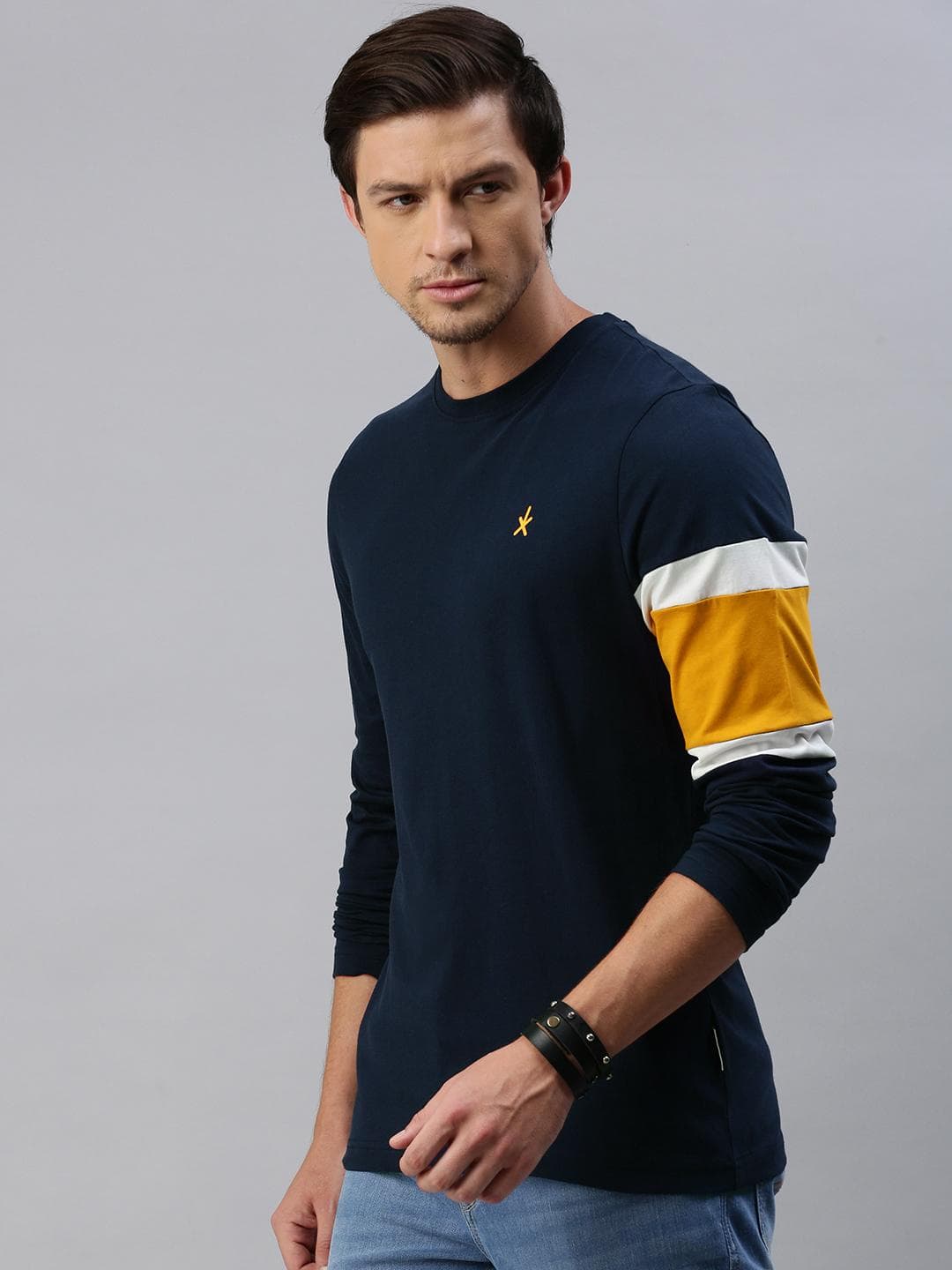 The Roadster Lifestyle Co Men Navy Blue Colourblocked Round Neck Cotton T-shirt