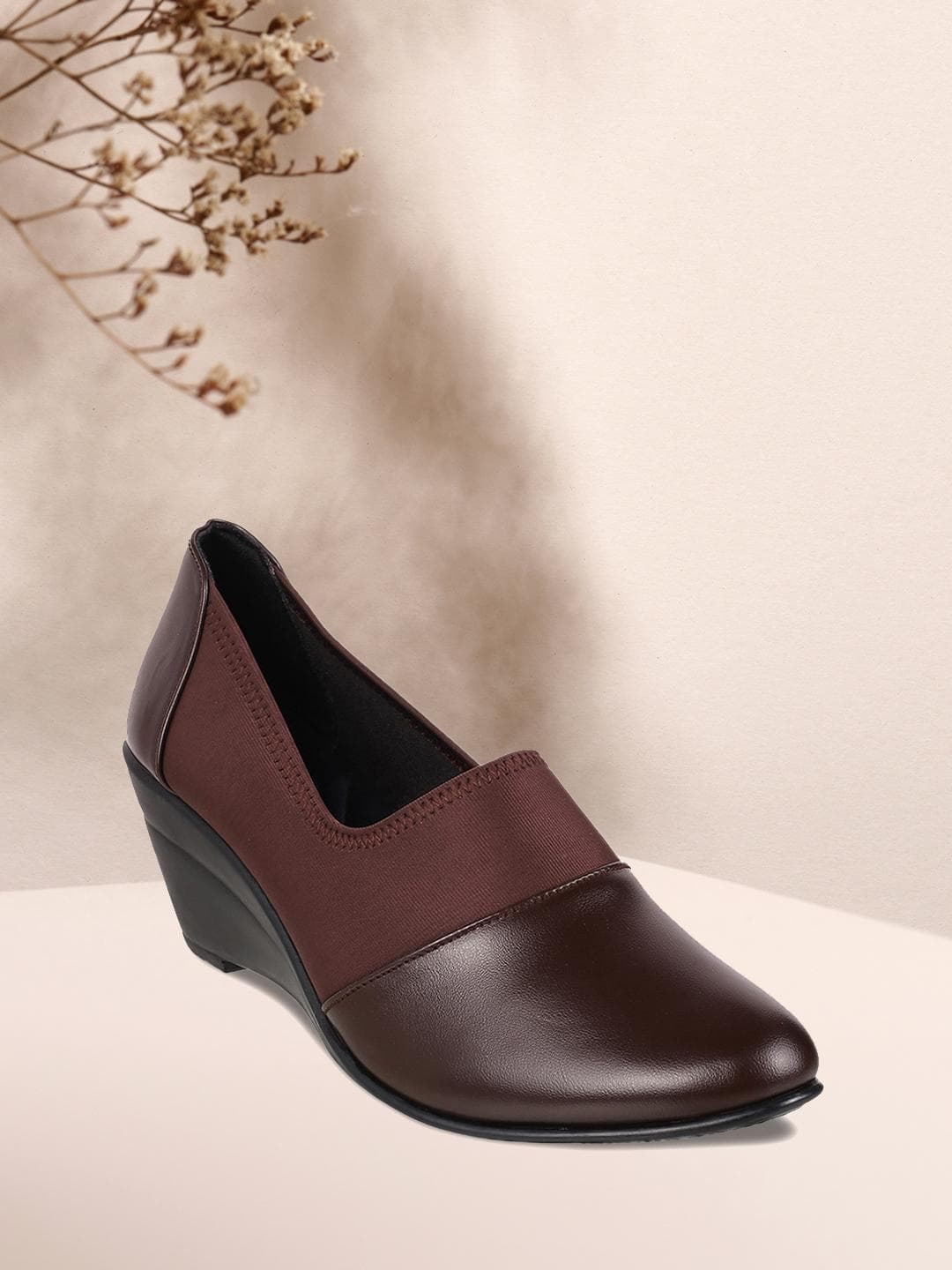 Metro Womens Brown Solid Pumps Heels