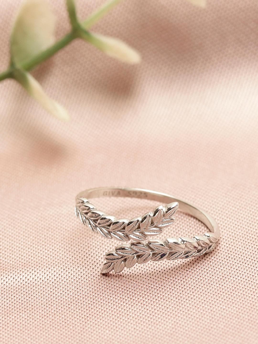GIVA Silver-Toned 925 Sterling Silver Embrace Leaf Ring