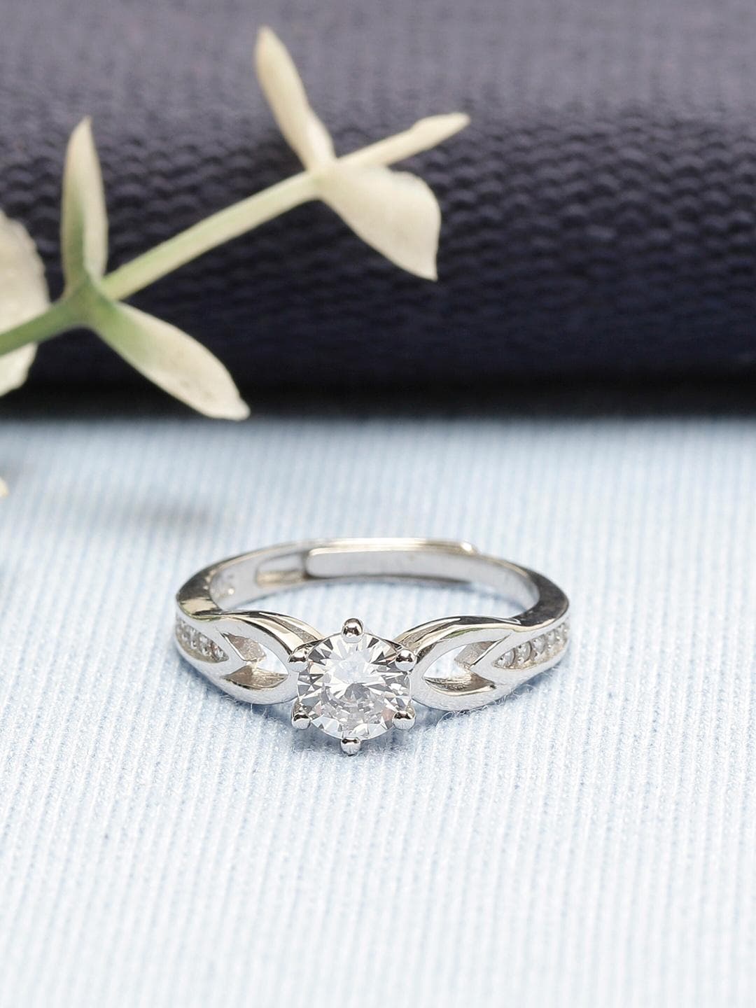 GIVA 925 Sterling Silver Silver Zircon Sparkling Loop Ring