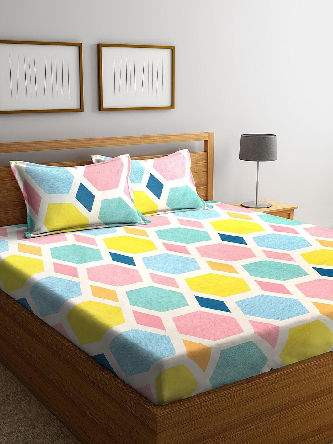 KLOTTHE Pink Geometric Cotton 300 TC King Fine Bedsheet with 2 Pillow Covers-98 x 89 inches