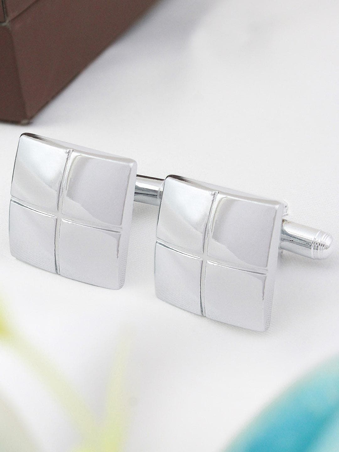 Kavove Men Silver-Toned Textured Square Cufflinks