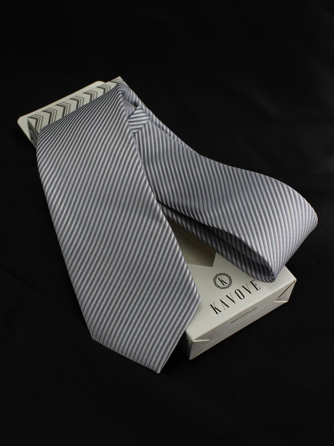 Kavove Men Silver-Toned Striped Broad Tie