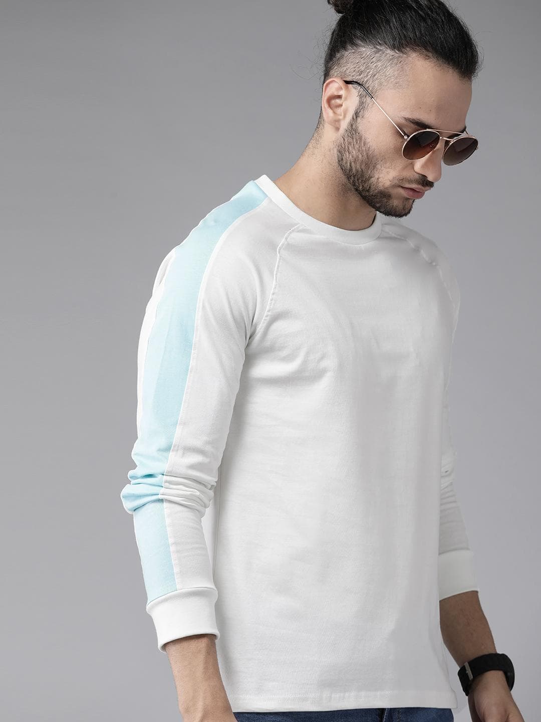 Roadster Men White Pure Cotton Solid T-shirt