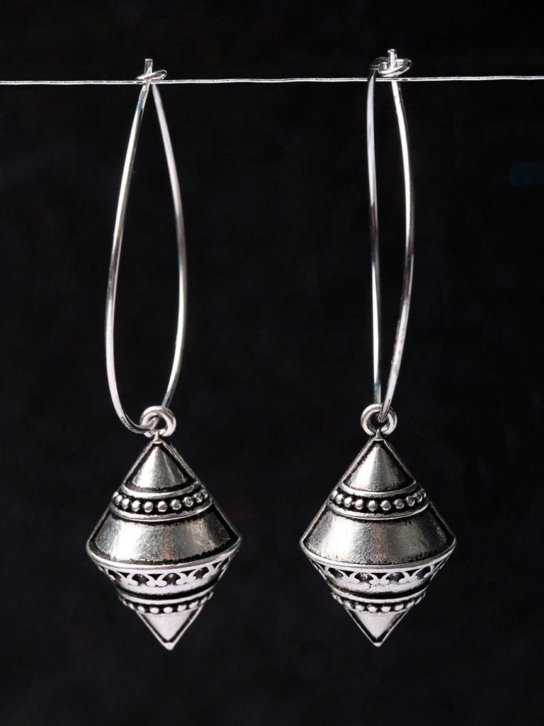 Leela Conch Shell Hoop Earrings