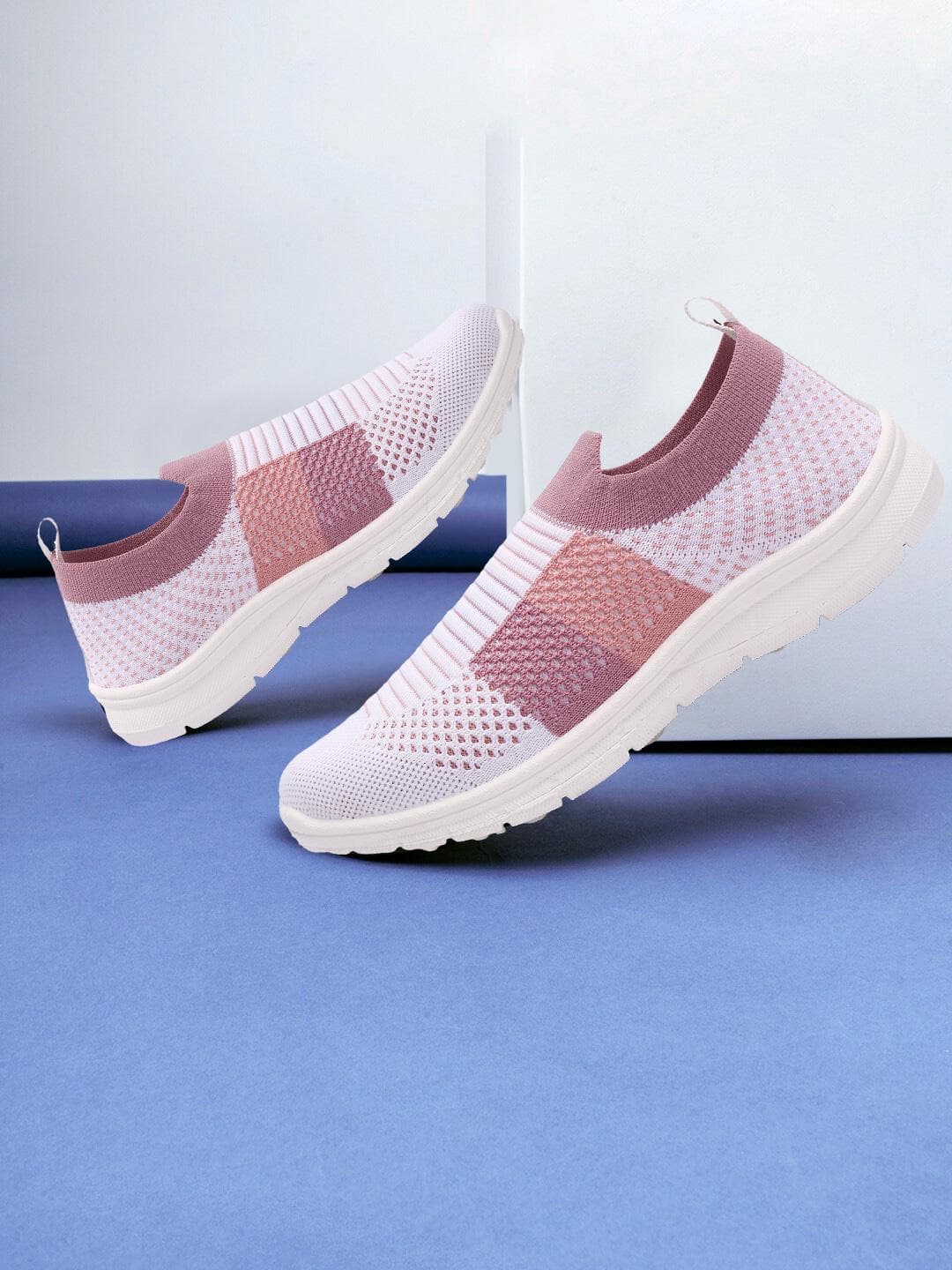 YK Girls Colourblocked Slip-On Sneakers