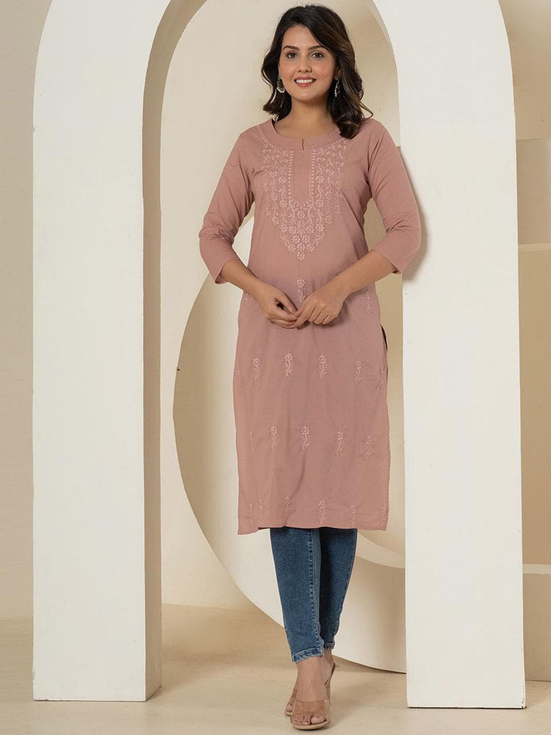 Yufta Floral Embroidered Notched Round Neck Chikankari Pure Cotton Straight Kurta