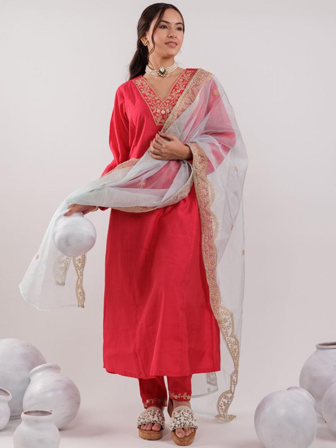 Yufta Floral Yoke Design Regular Sequinned Kurta with Trouser & Dupatta