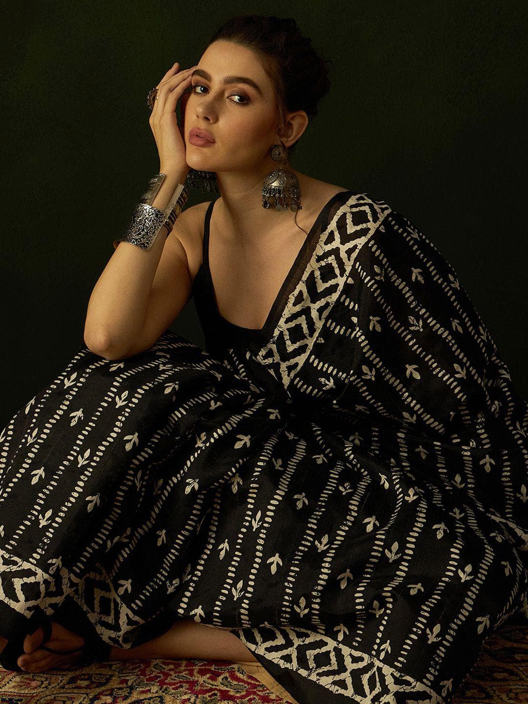 Sangria Printed Dabu Saree With Blouse Piece