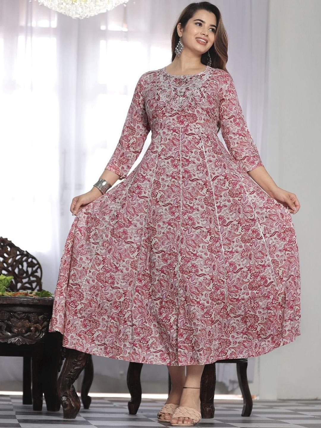 ARANGETRAM Women Floral Embroidered Floral Anarkali Kurta