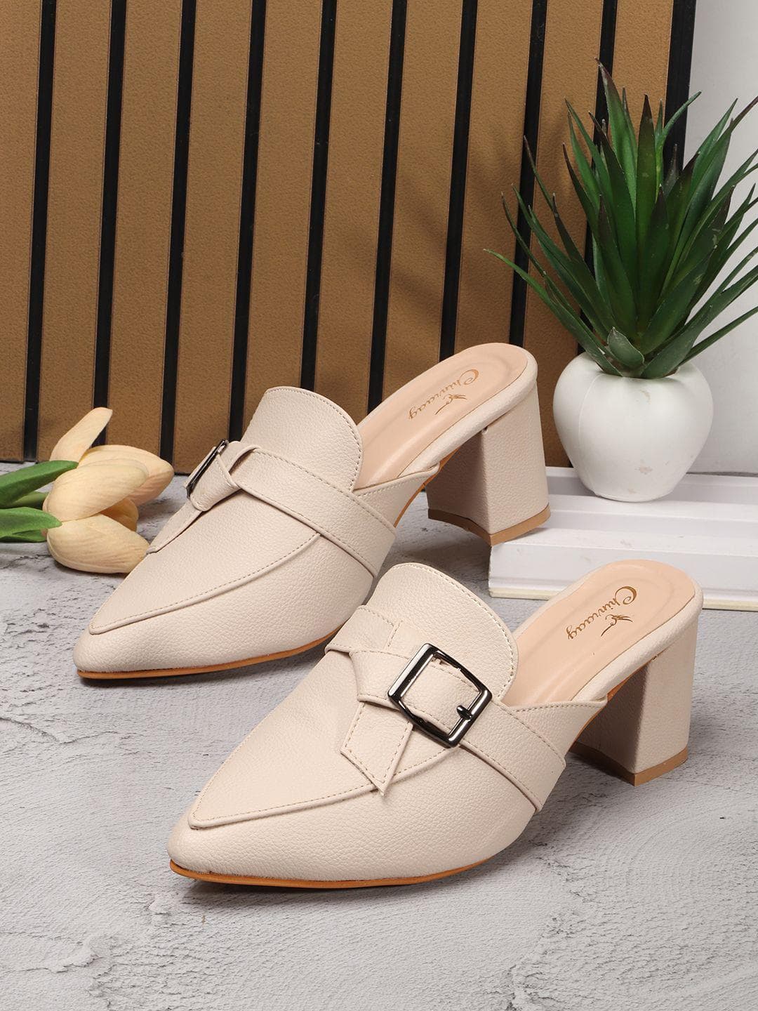CHINRAAG Women Synthetic Block Heel Mules