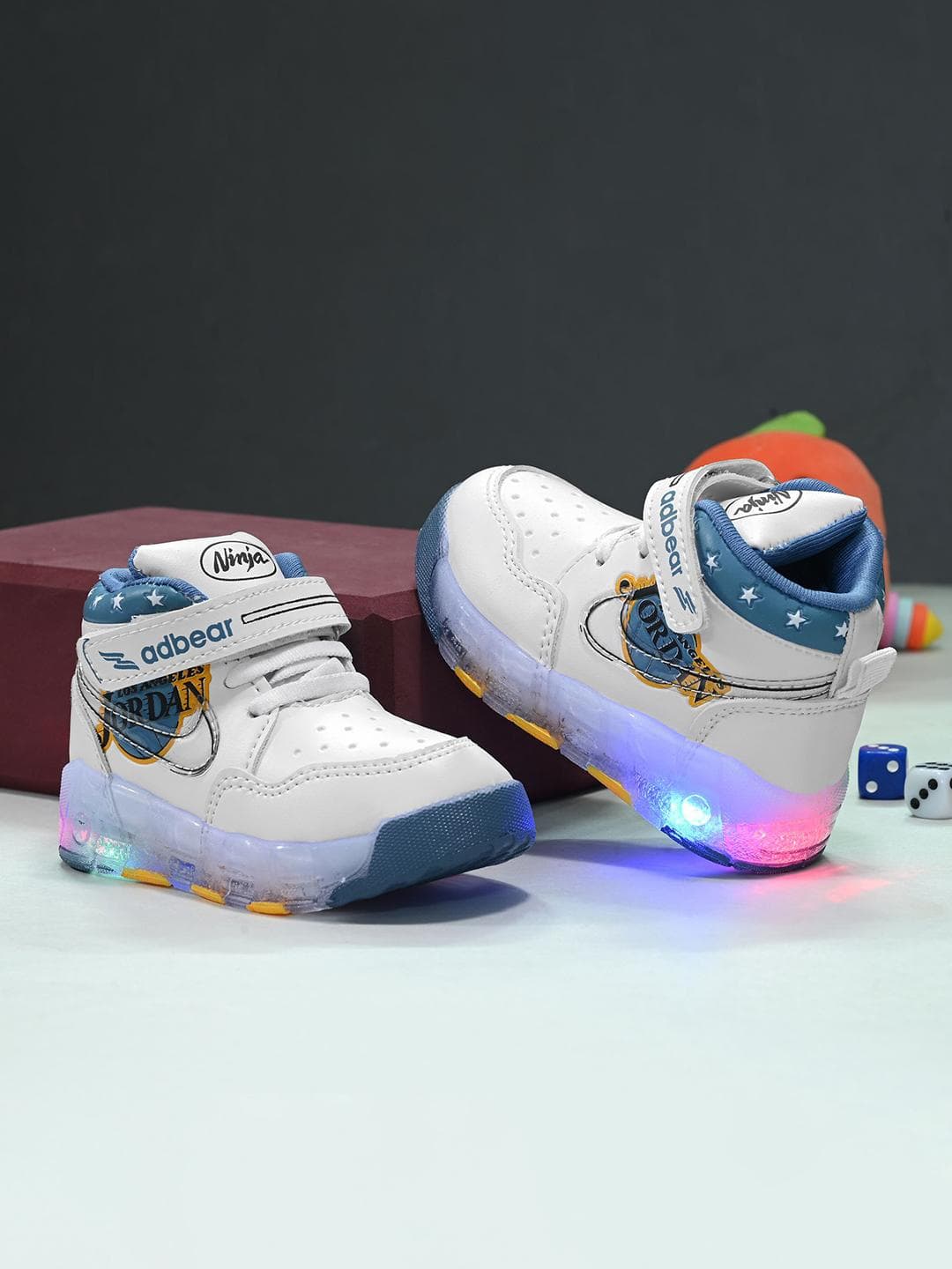 BIRDE Boys Colourblocked Lightweight LED Sneakers
