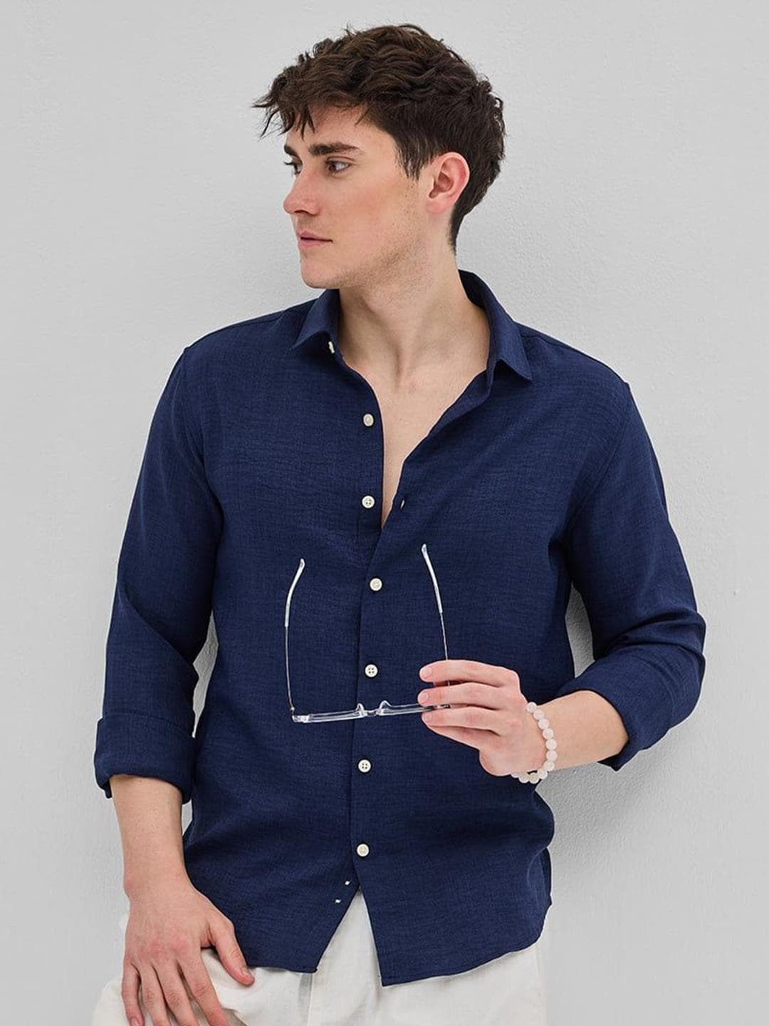 Snitch Men Smart Spread Collar Solid Casual Shirt