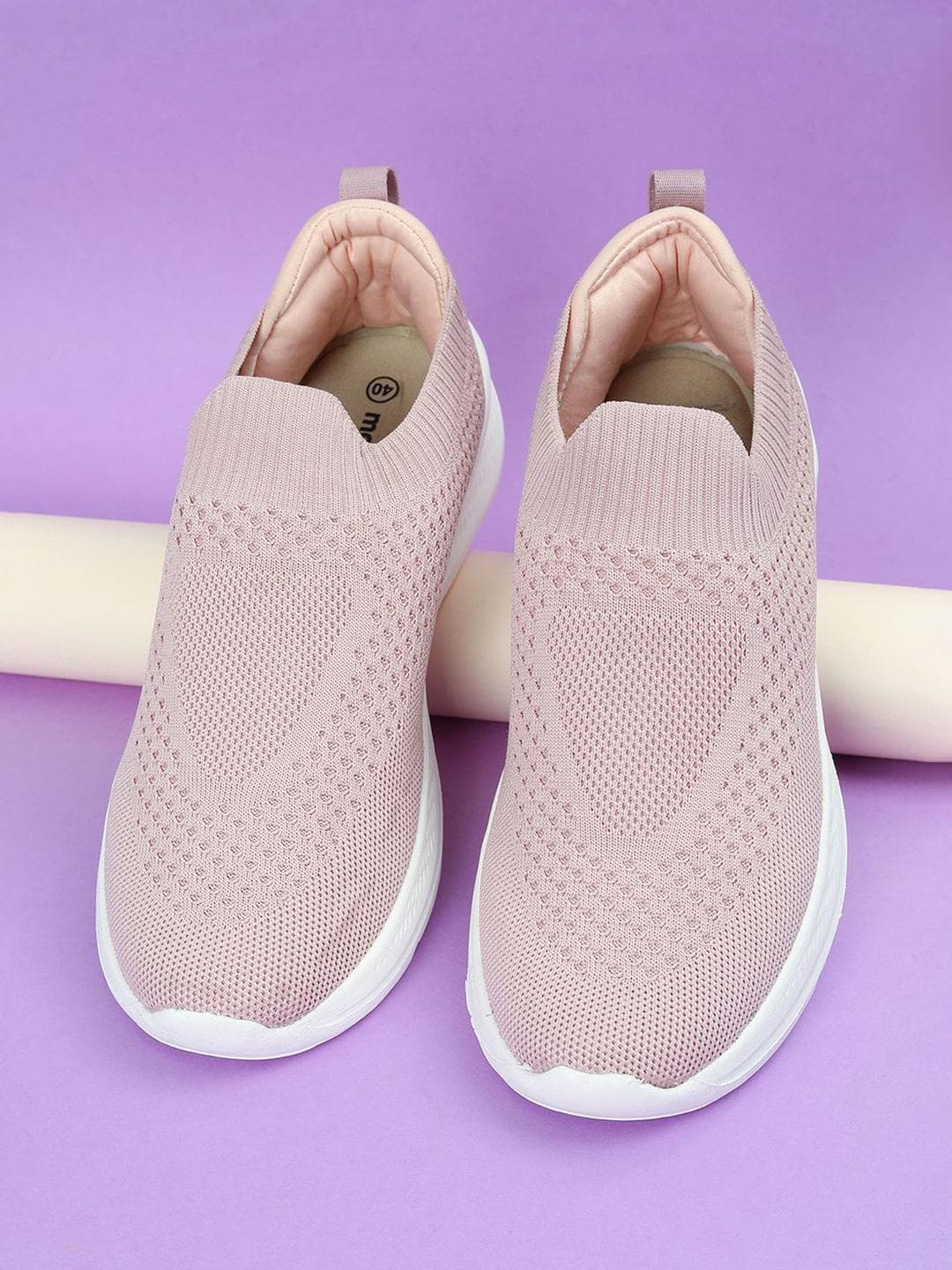 max Women Walking Shoes
