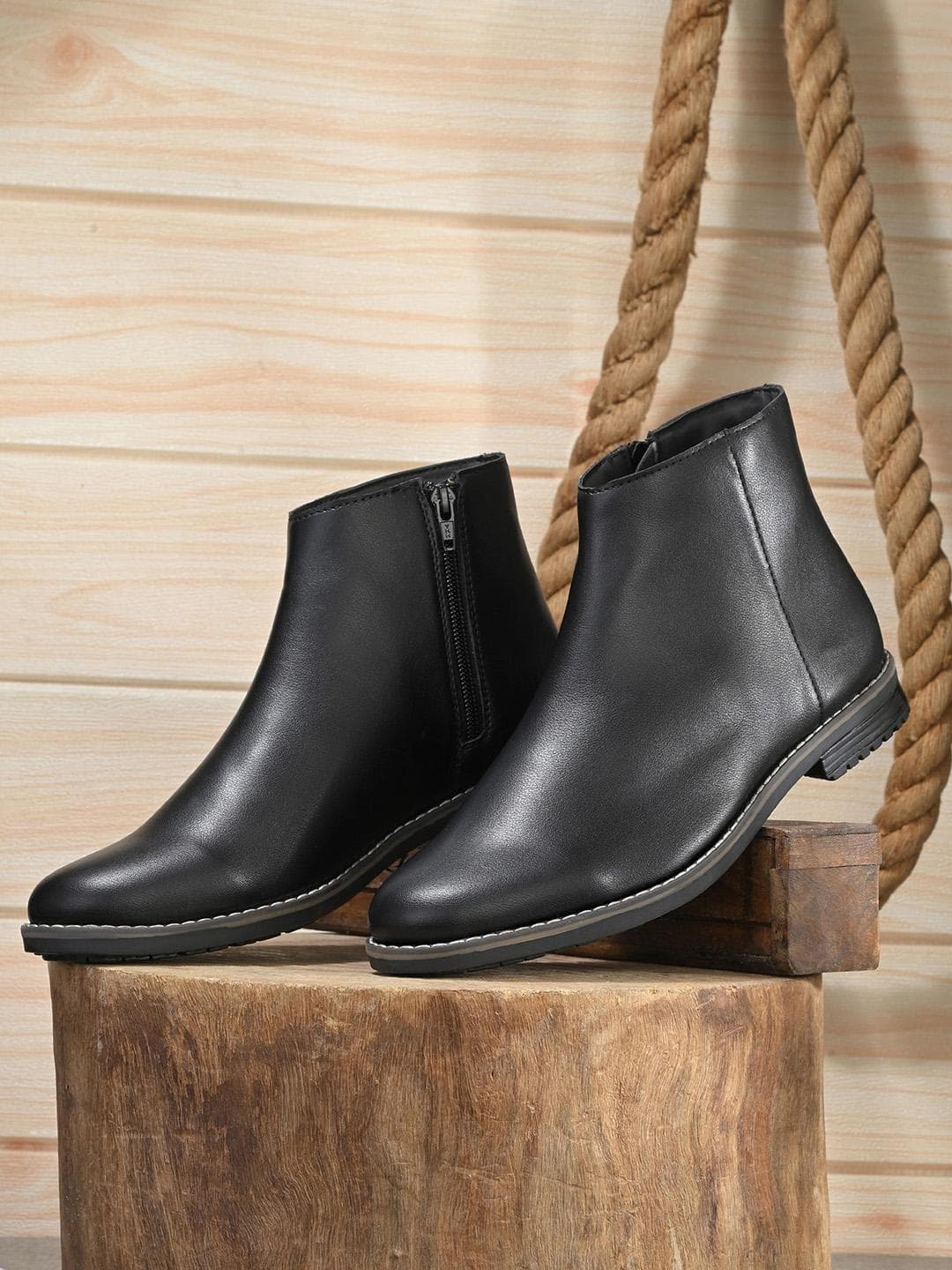 The Roadster Lifestyle Co Men Chelsea Boots