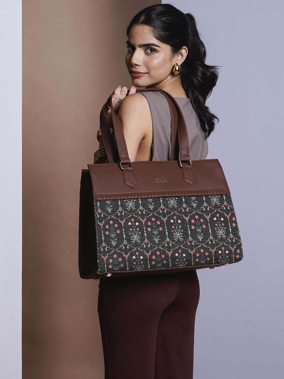 ZOUK Floral Printed Structured Shoulder Bag