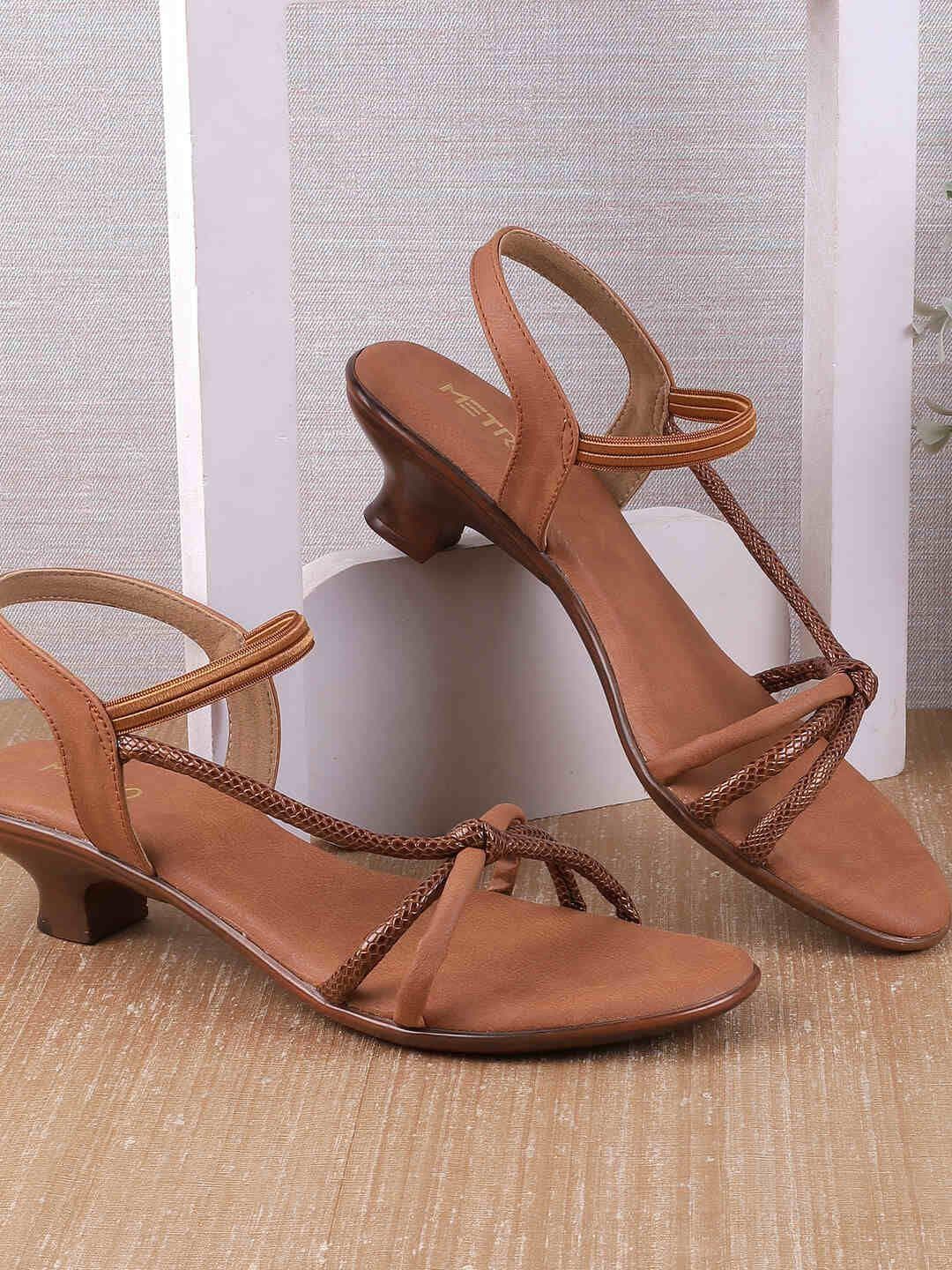 Metro Womens Brown Kitten Knot style Heel Sandals