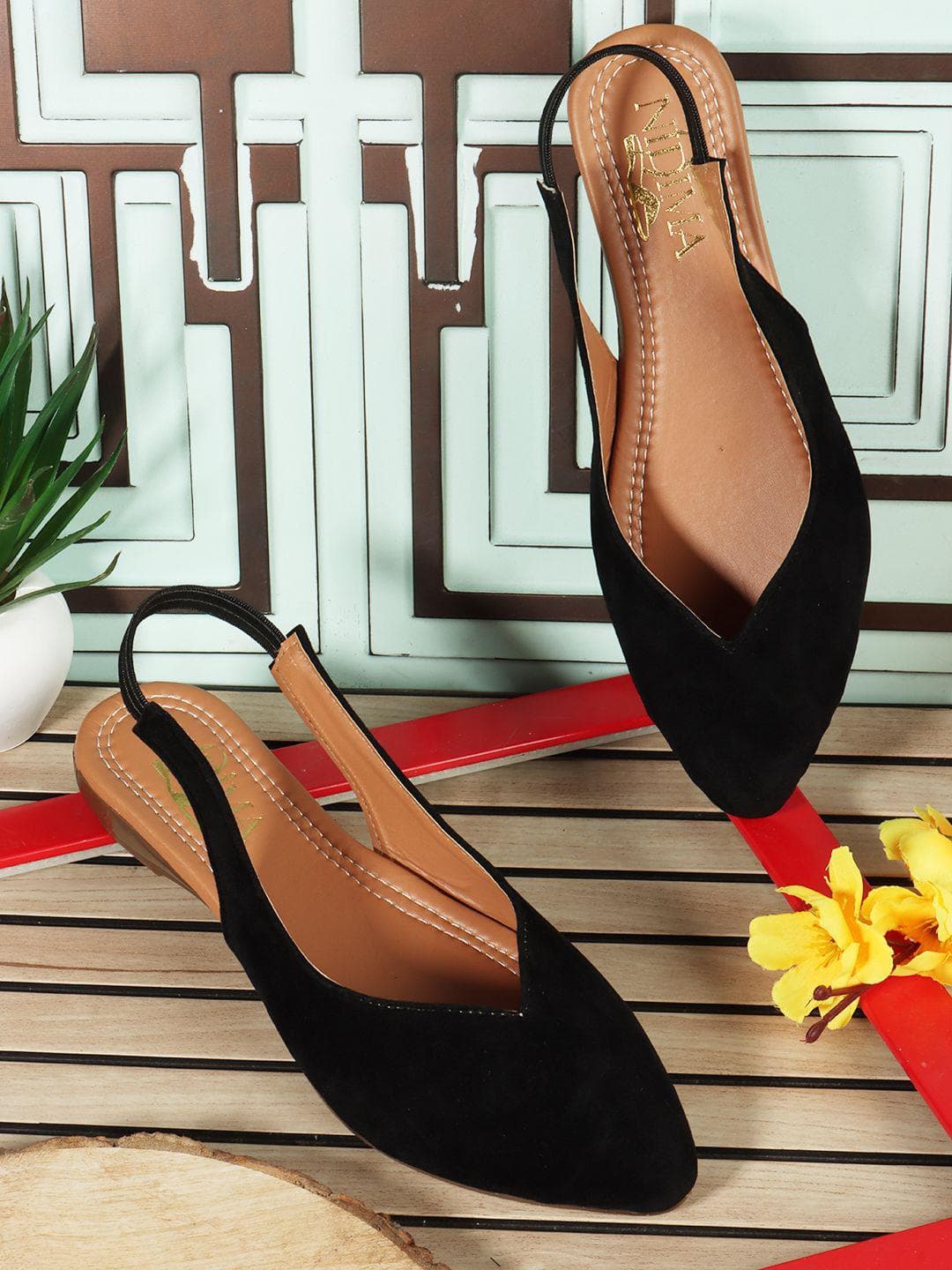 Nidima Women Ethnic Pointed Toe Mules Flats