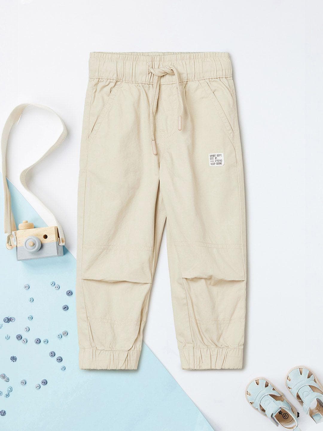 max Boys Solid Regular Fit Mid Rise Joggers Trousers