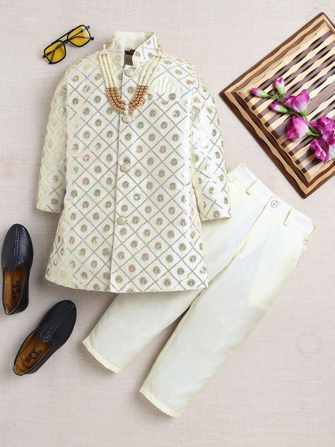 ahhaaaa Boys Embroidered Regular Sequinned Kurta with Trousers