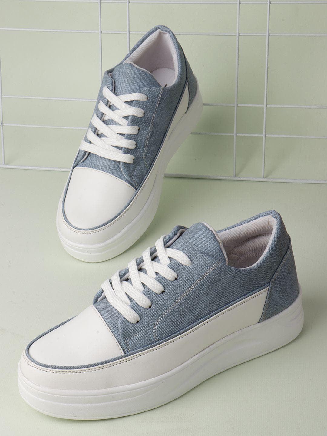 VENDOZ Women Textured Lace-Ups Sneakers