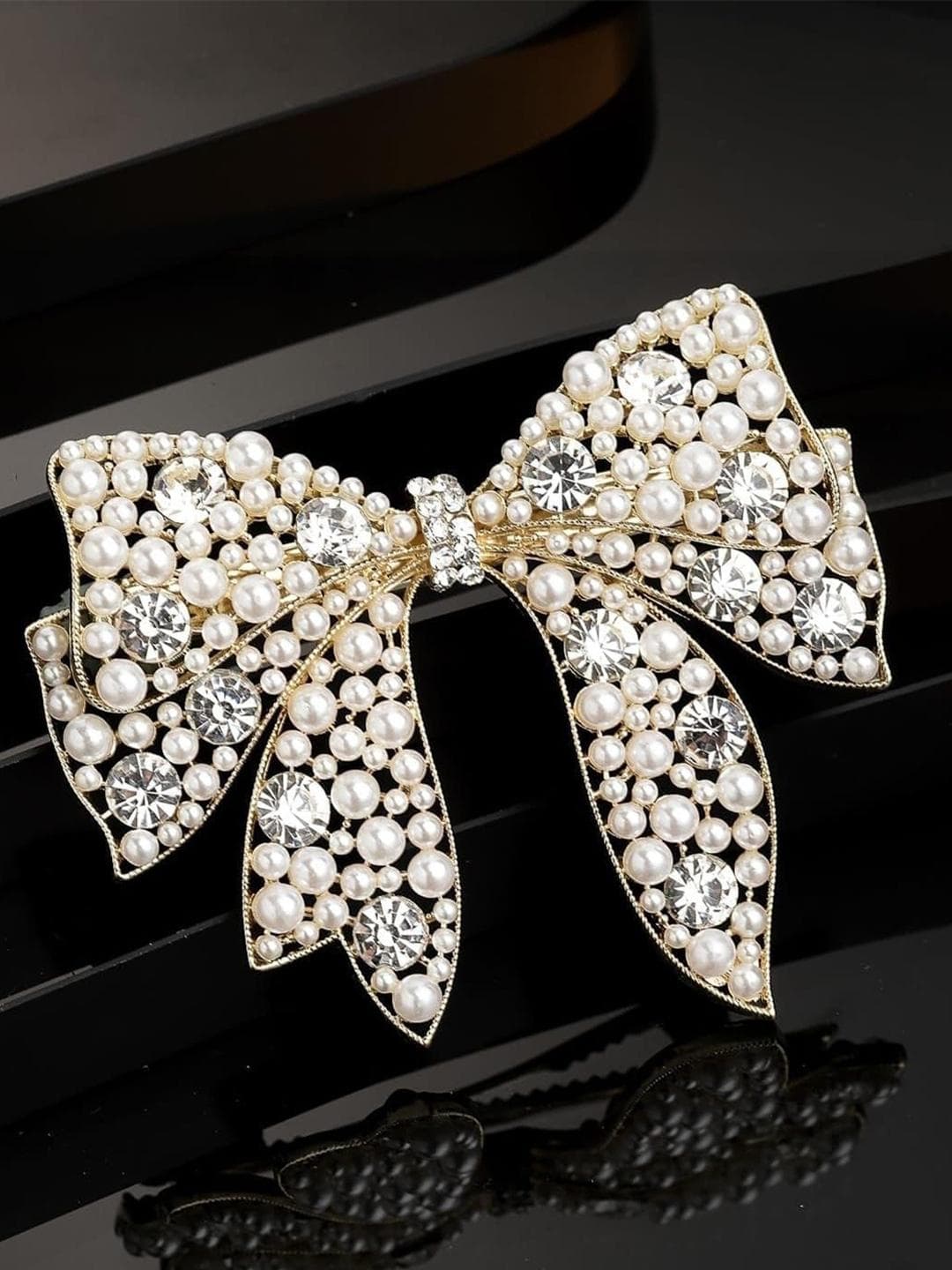 DIVASTRI Women Embellished Alligator Hair Clip