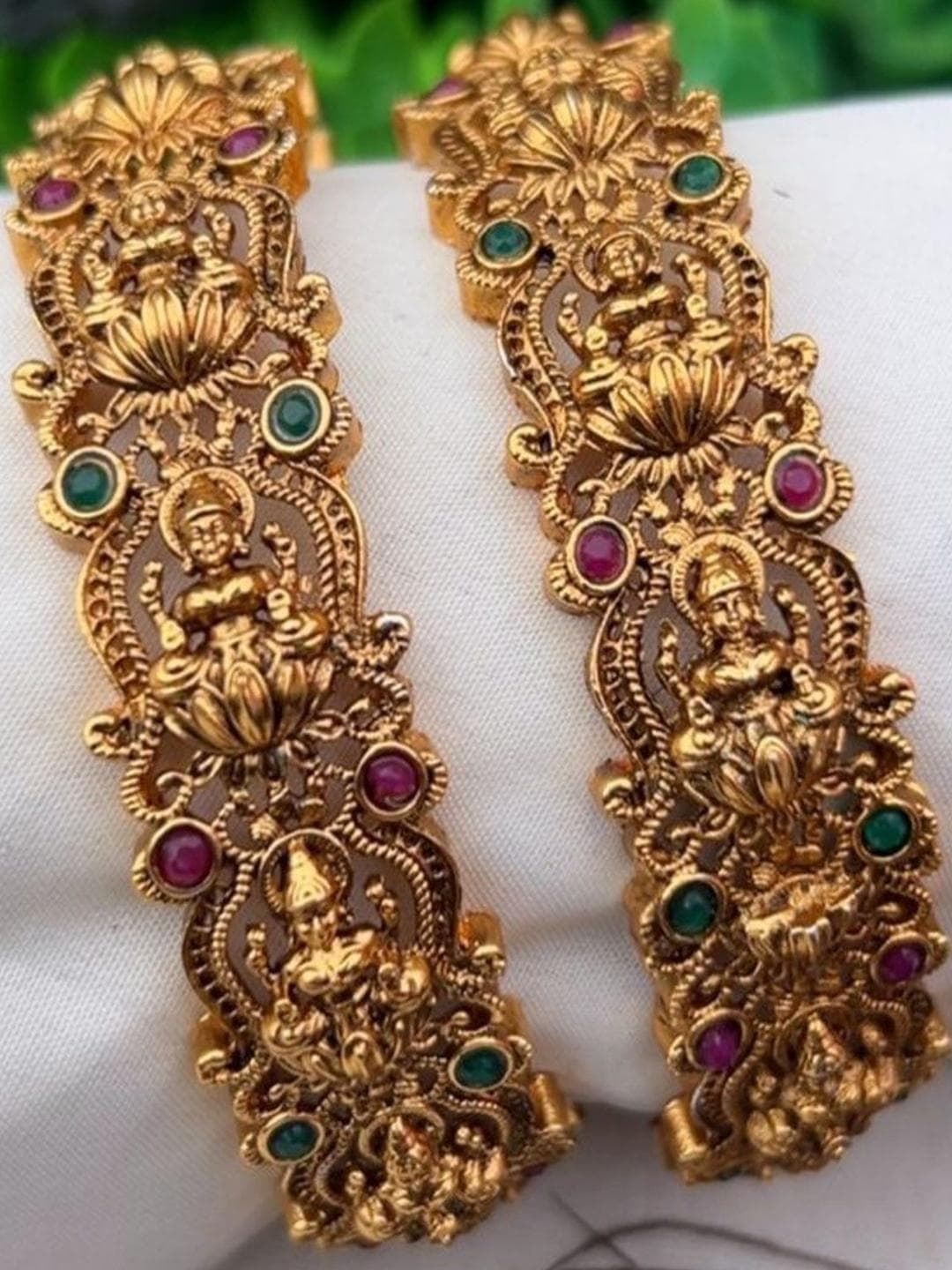 GRIIHAM Set Of 2 Gold-Plated American Diamond Stone Studded Bangle