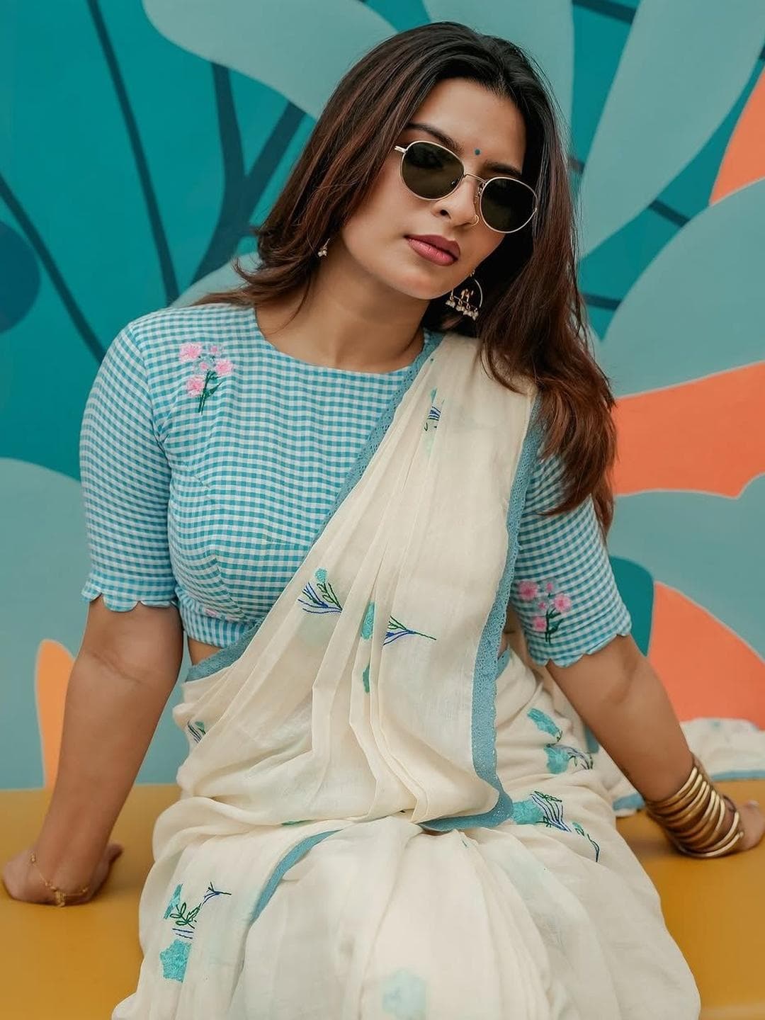 KALINI Floral Linen Blend Saree