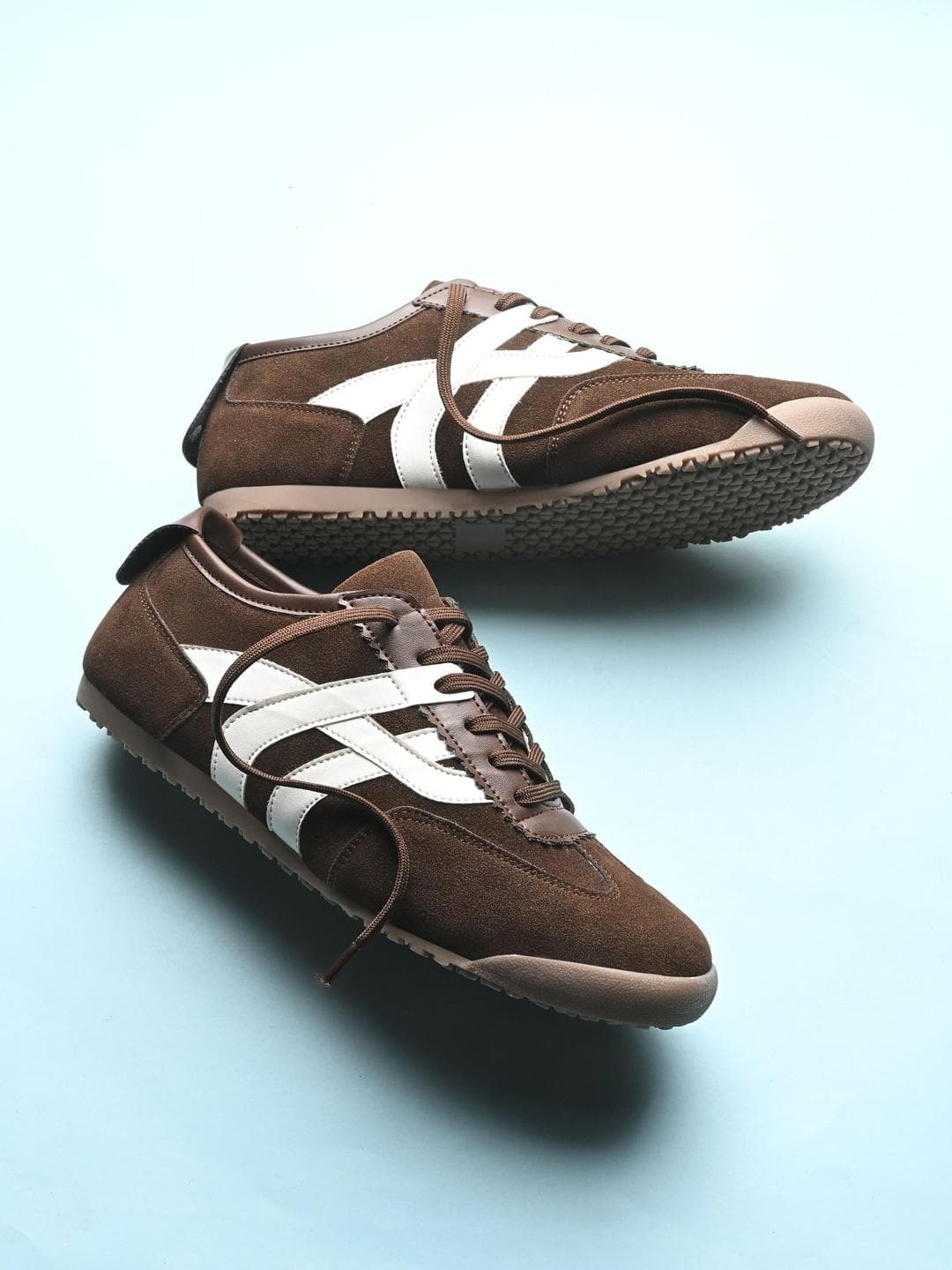 The Roadster Lifestyle Co Men Round Toe Lace-Ups Sneakers