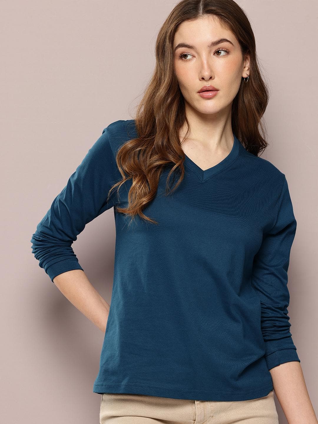 DILLINGER Women's Regular Fit Long Sleeve Solid V-Neck Tshirt