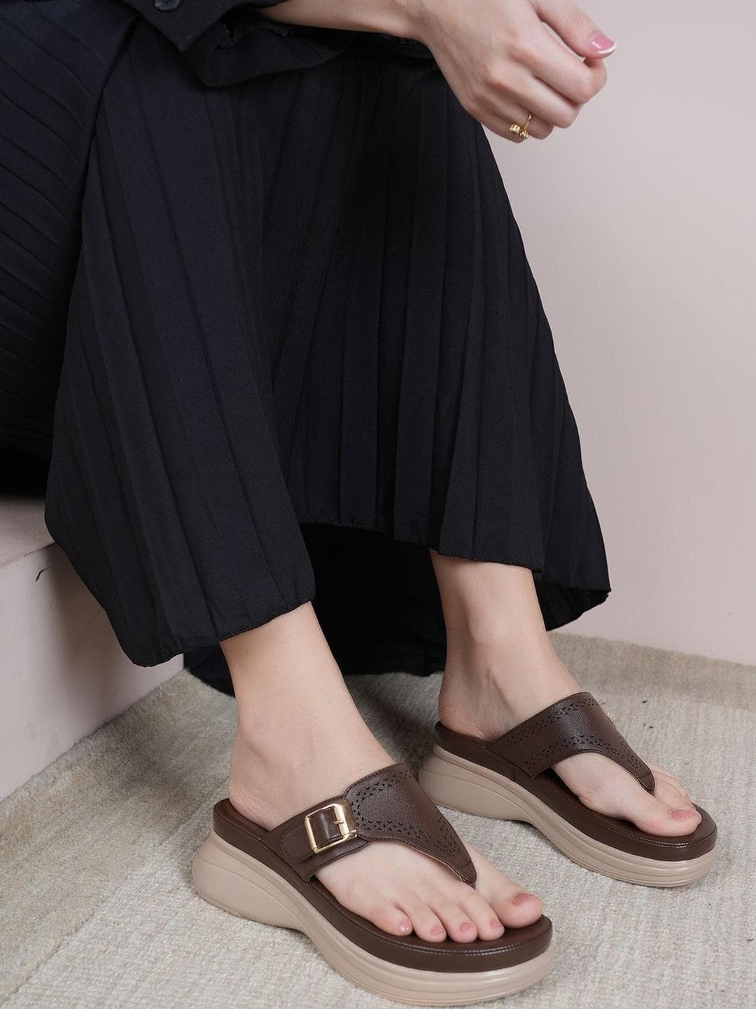 The Roadster Lifestyle Co Round Toe Platform Heels