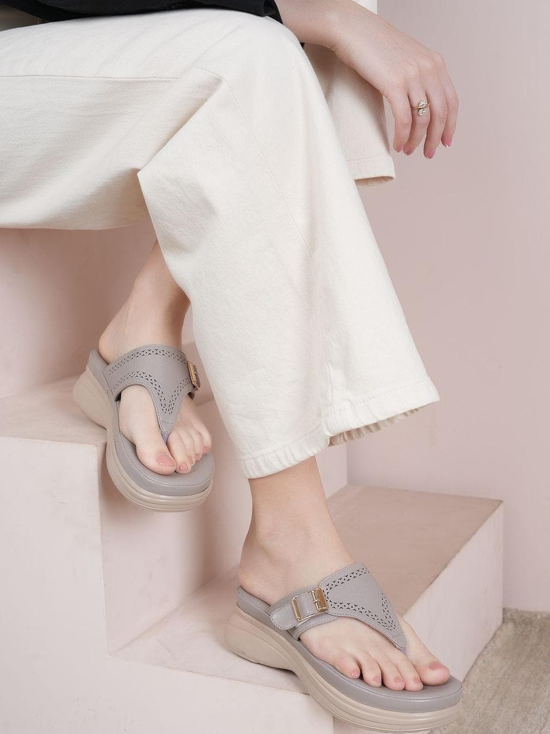 The Roadster Lifestyle Co Round Toe Platform Heels