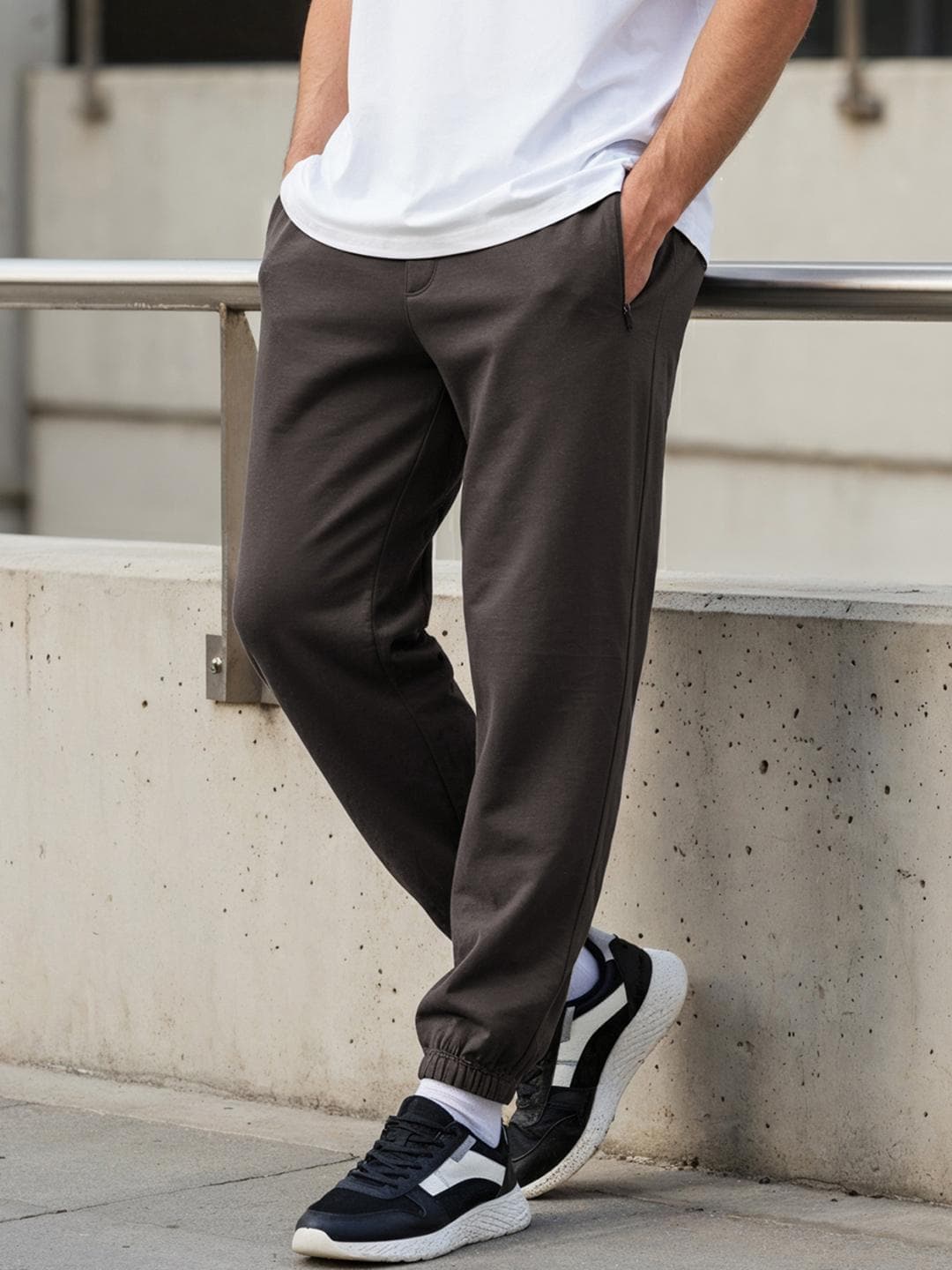 Bewakoof Men Grey Oversized Joggers