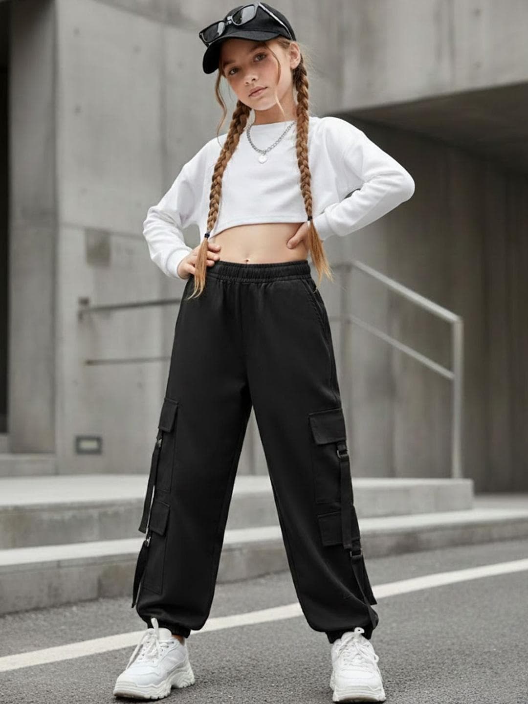 Cutiekins Girls Solid Mid-Rise Regular-Fit Cargo Pants