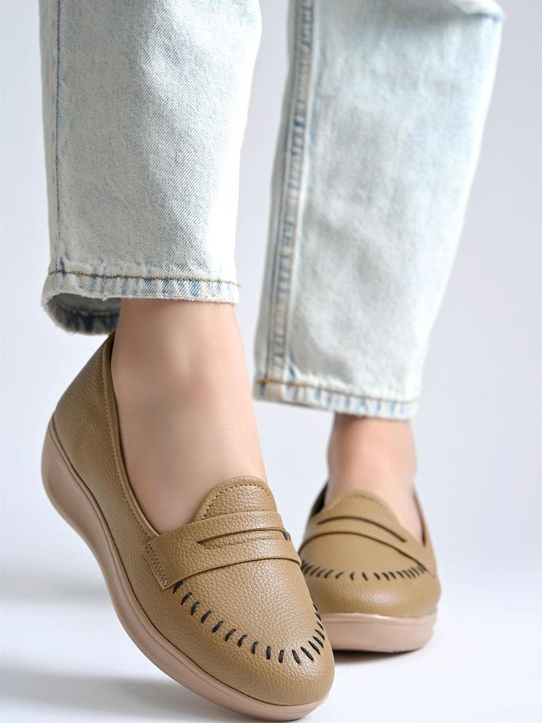 DressBerry Women Perforations Loafers