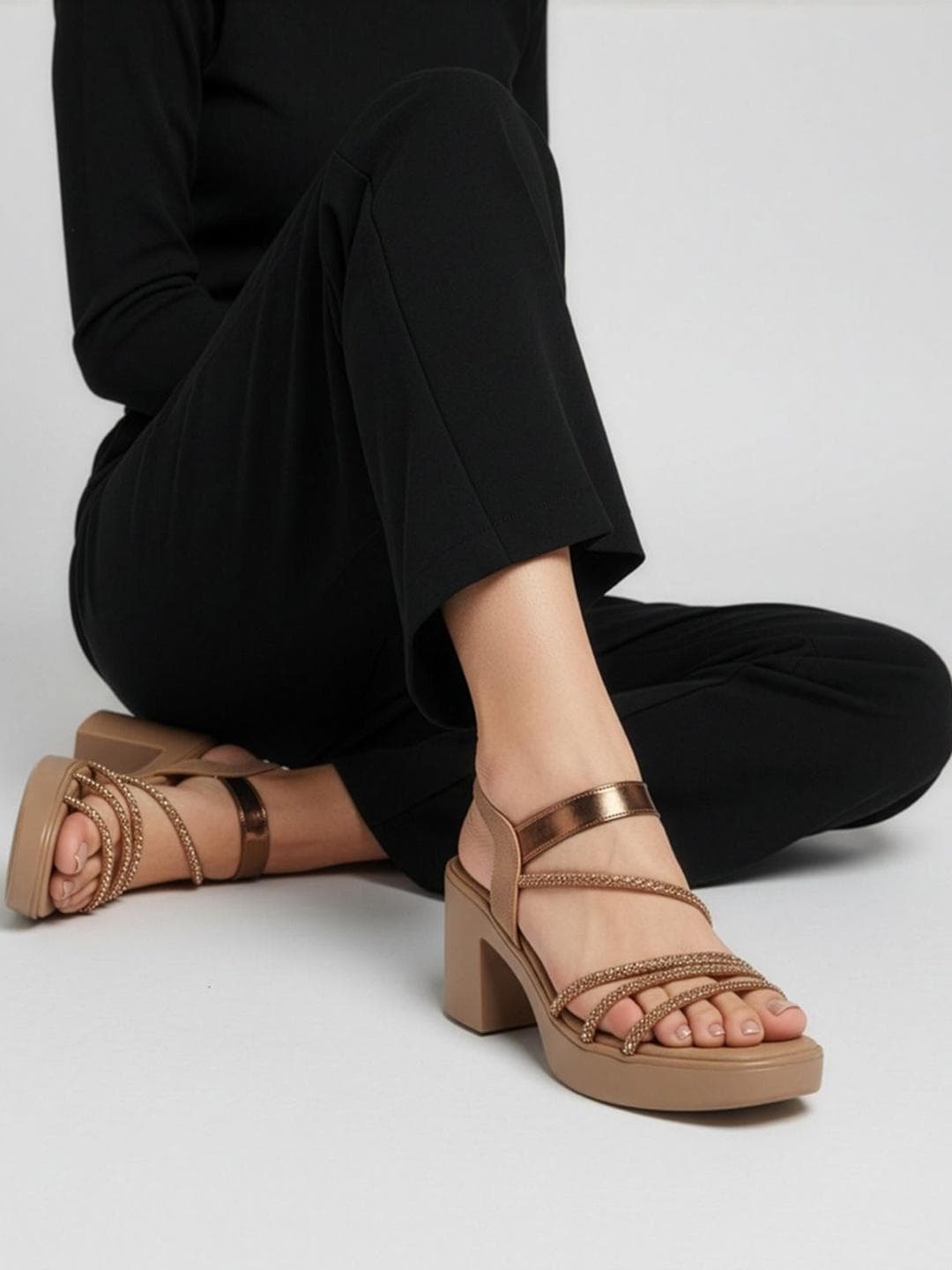 CHINRAAG Textured Block Sandals