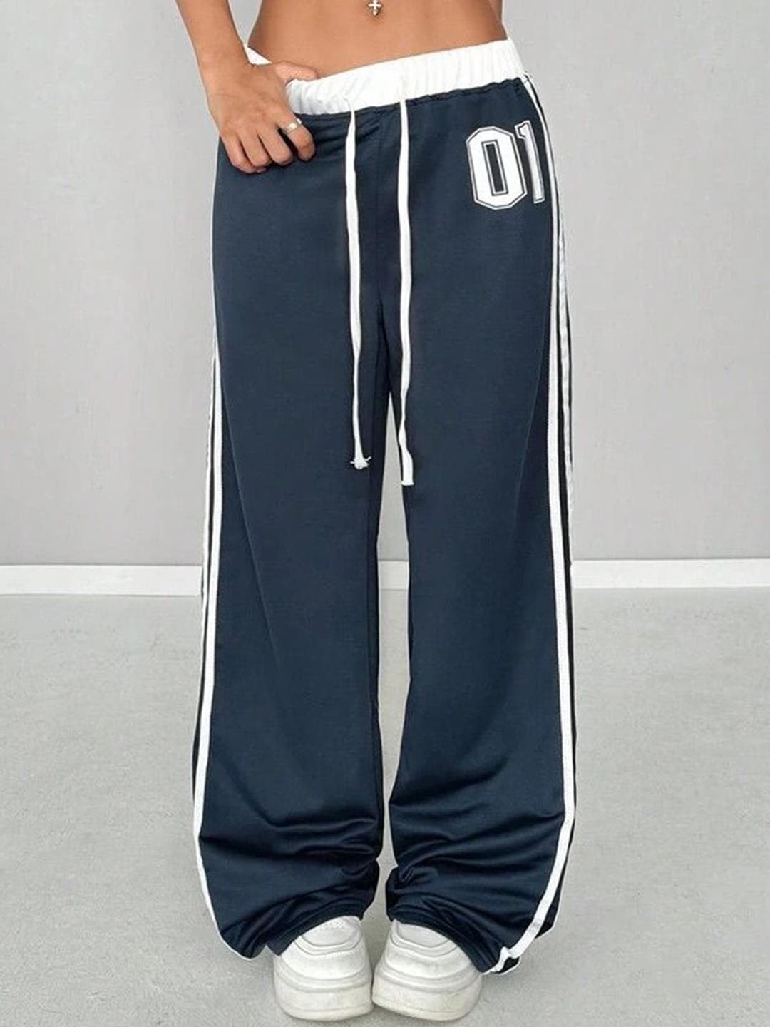 The Roadster Lifestyle Co Women High-Rise Loose-Fit Track Pant