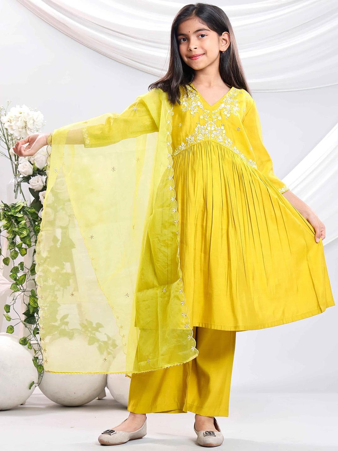 misbis Floral Embroidered Sequinned Regular Kurta With Palazzos & Dupatta