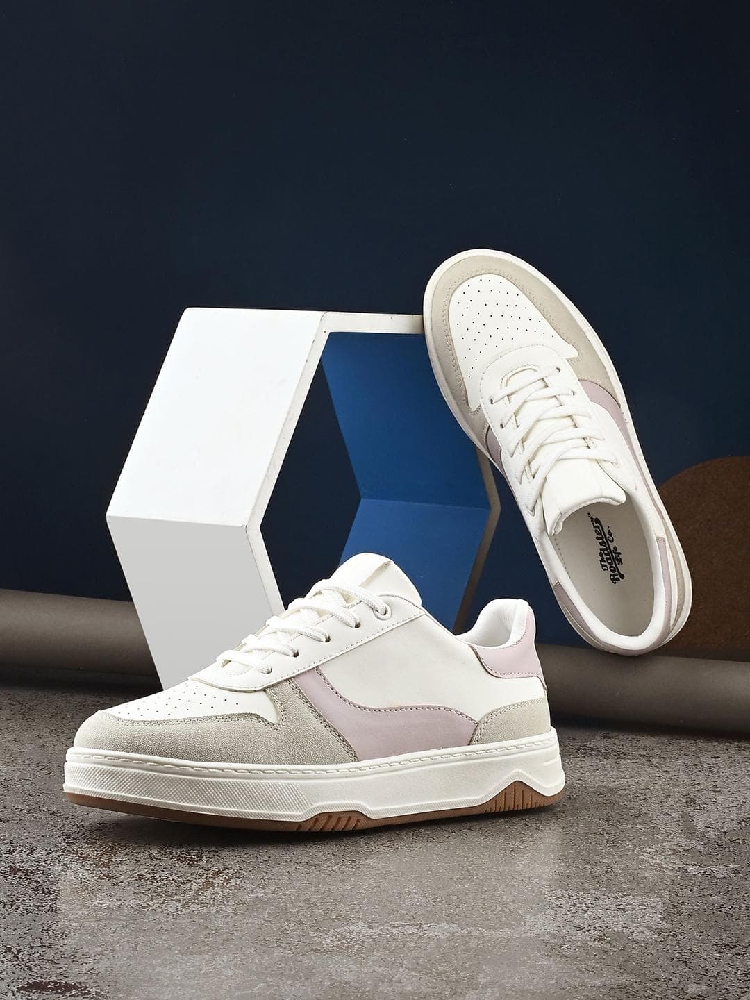 The Roadster Lifestyle Co Women Casual Lace Up Sneakers