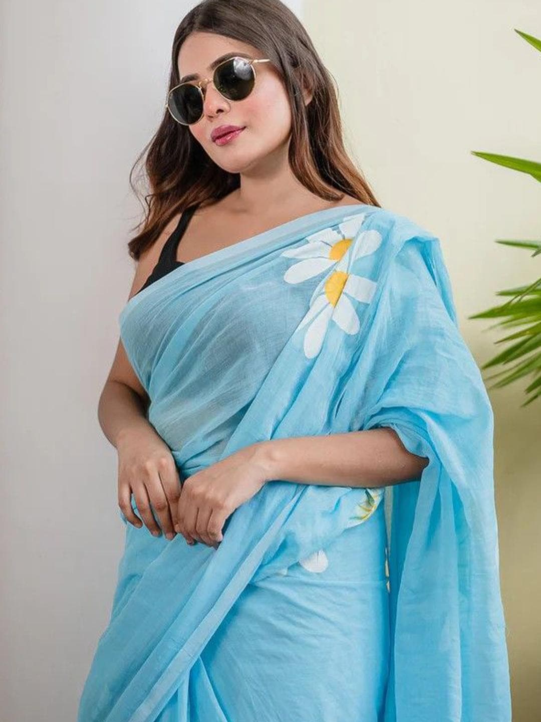 VILLAGIUS Floral Printed Pure Cotton Saree